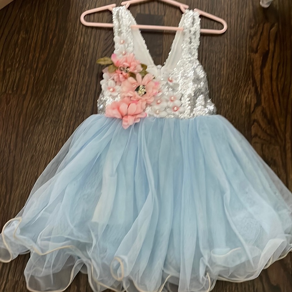 Little girls fairy like dress! Soft blue tule, completely lined! Stunning